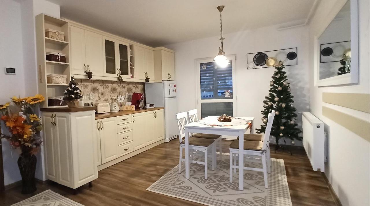 Apartament Atena Петрошань Екстер'єр фото